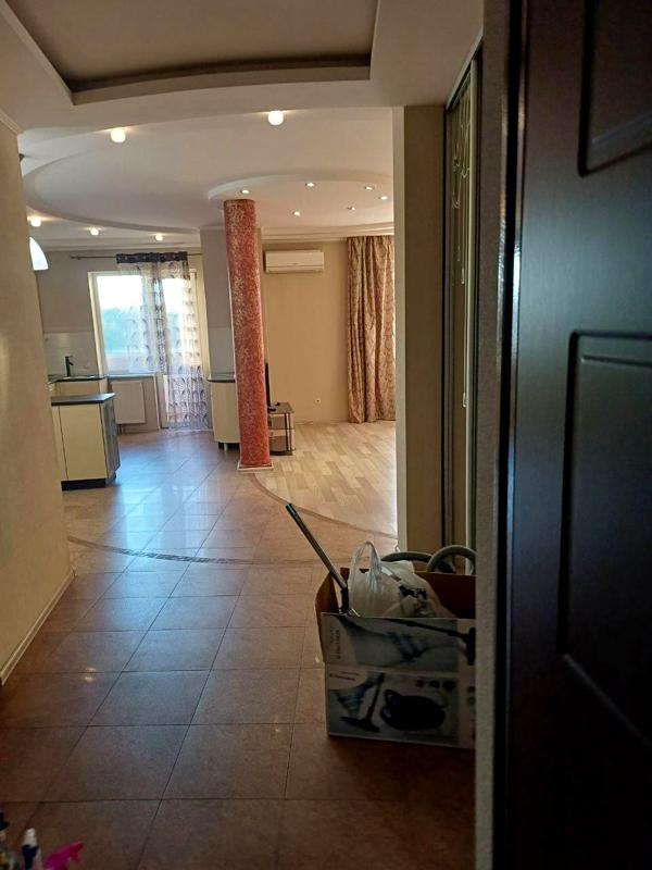 Spacious 1-Bedroom Apartment with Large Kitchen-Living Area on Karadzhycha Street