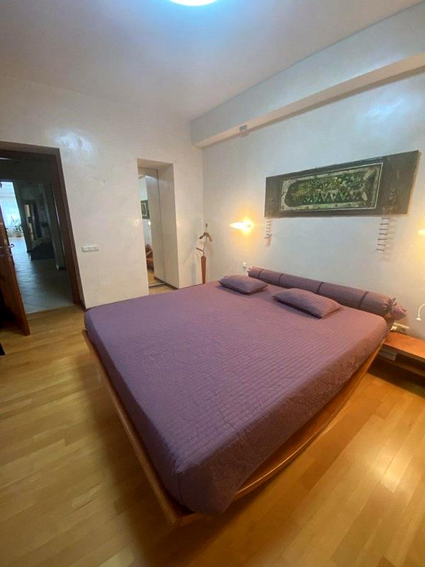 Elegant 3-Bedroom Apartment in Pechersk, Kyiv