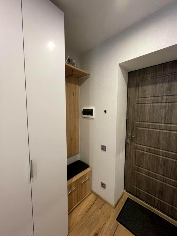 Fully Furnished Apartment near Lukyanivka Metro with Modern Amenities