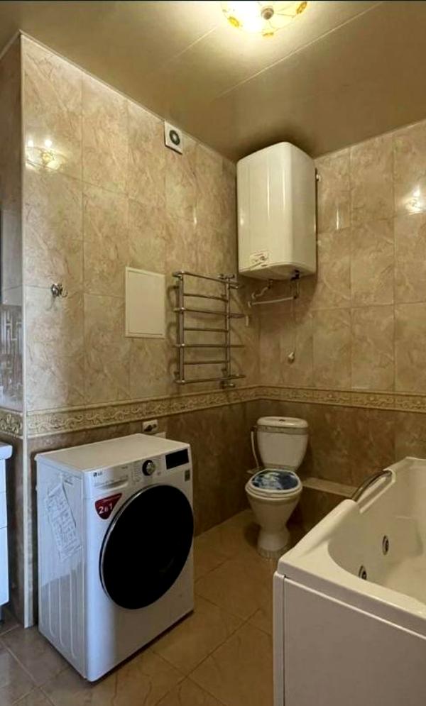 Spacious 4-Room Apartment in City Center with Panoramic Views