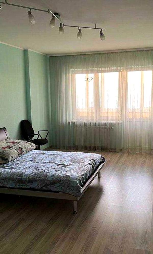 3-Bedroom Apartment in Abrycos Complex, Near Poznyaki Metro