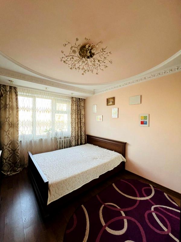 3-Room Cozy Apartment Near New TsUM with Family-Friendly Amenities