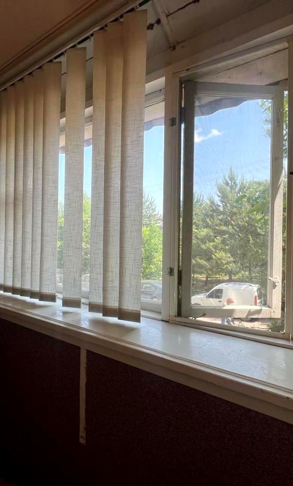 Spacious 1-bedroom apartment near Striysky Park with balcony