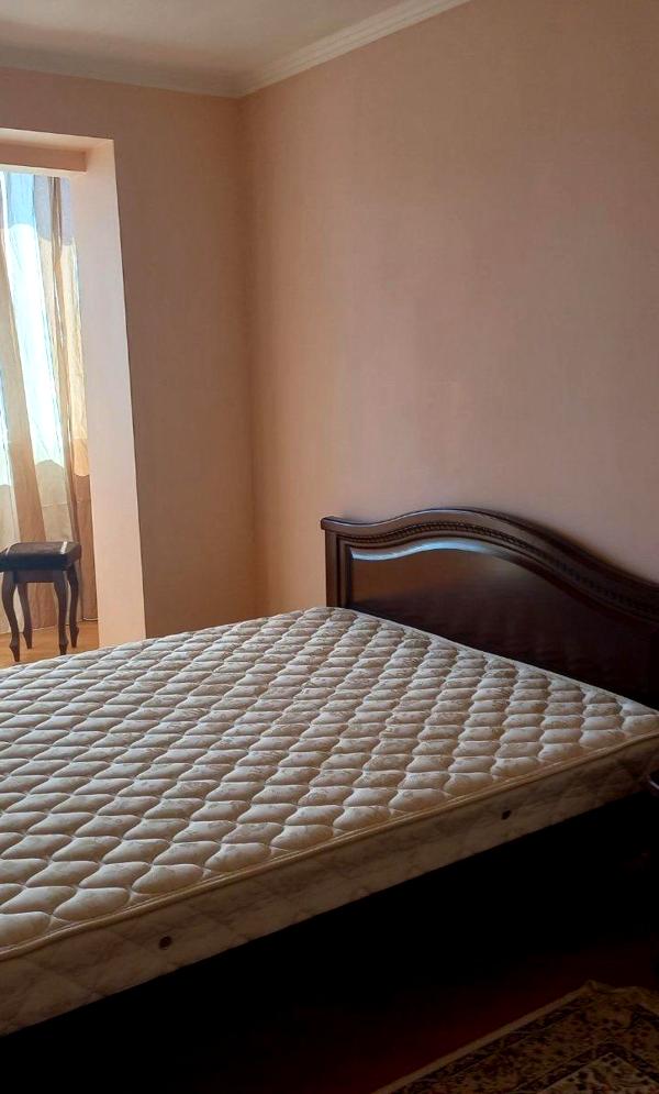 Spacious 3-bedroom apartment near Lukyanivska metro