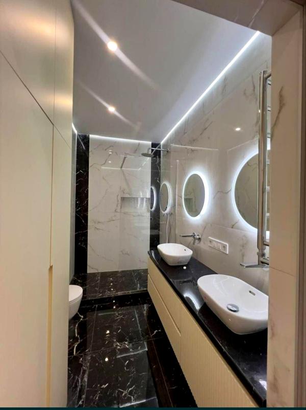 1-Bedroom Apartment with Designer Renovation in Holosky Kruchi Complex