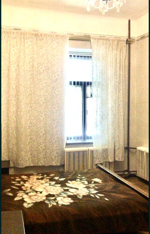 Charming Apartment in Quiet Kiev Center, Historic Building