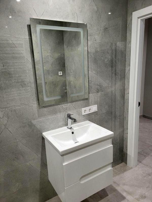 Stylish Apartment in Central City Location - IQ House Complex