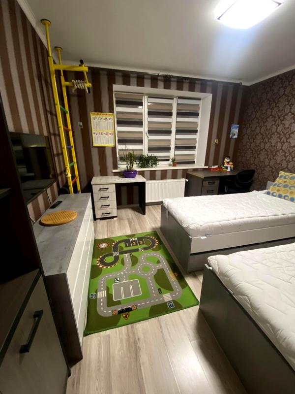 2-Room Apartment in Developed City Area with Full Amenities