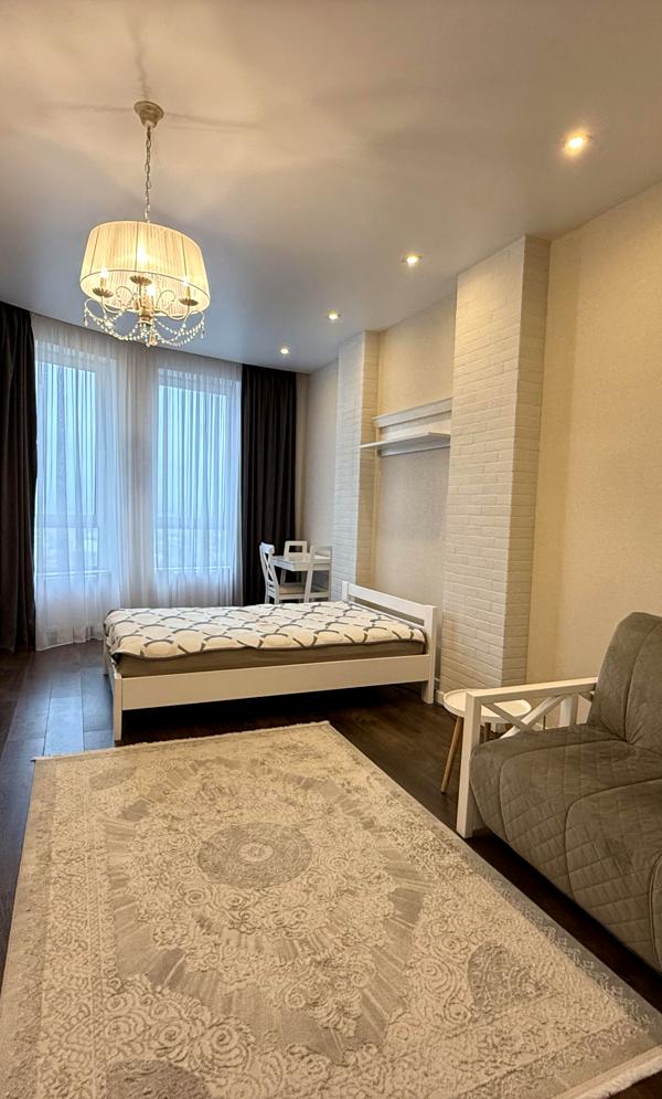 Spacious 1-bedroom apartment in Pechersk Quarter with modern design