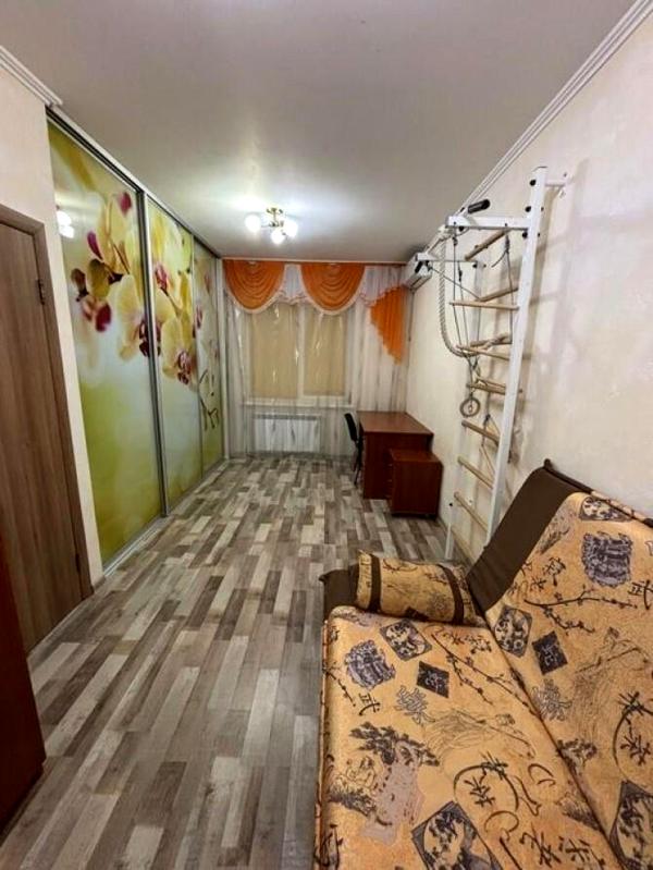 Cozy Furnished One-Bedroom Apartment in Pioneers Quarter Complex