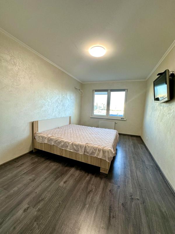 2-bedroom apartment in Patriotika Complex with designer renovation
