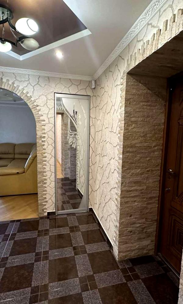3-Room Apartment on Dorobok Street with Quality Renovation