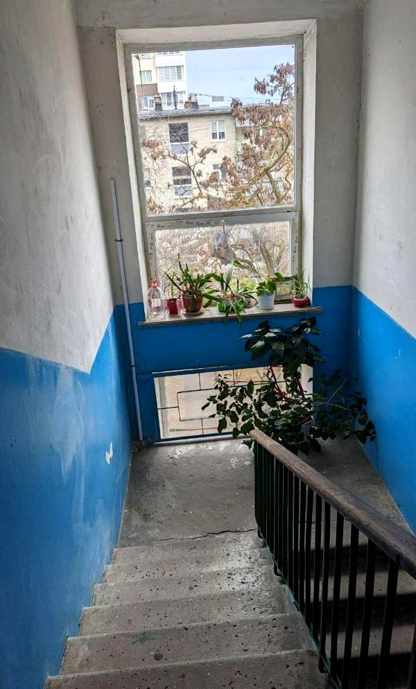 2-Room Apartment in Zaliznychnyi District, Convenient Location