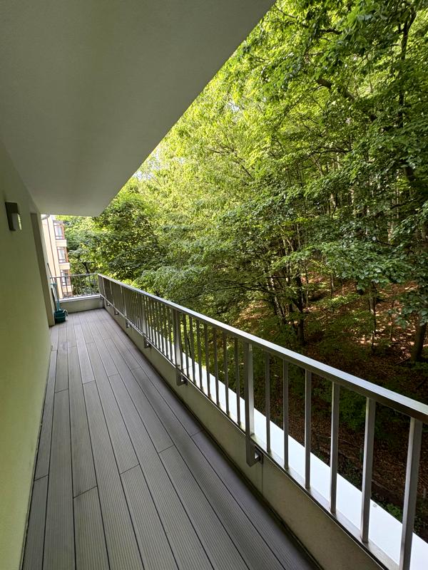 Spacious 1-Bedroom Apartment on Stusa Street with Park View