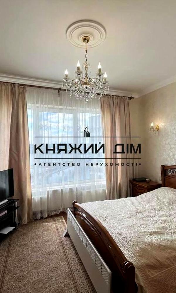 2-комнатная квартира на улице Заричная, 23-й этаж, рядом с метро Славутич