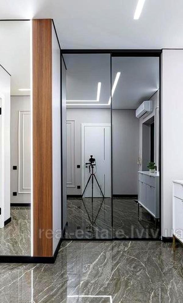 Designer Renovated Apartment with Floor Heating