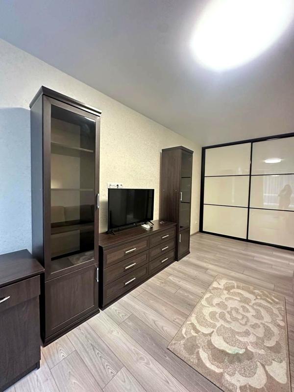 1-Room Apartment in Shevchenkivskyi District with Modern Furnishings