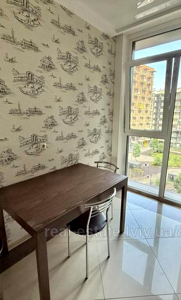 3-Room Apartment in Avalon Complex on Chornovola Street with Eurorepair