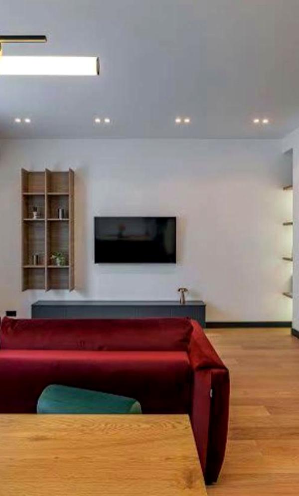 Stylish Apartment in Historic Kyiv Building near Golden Gate Metro