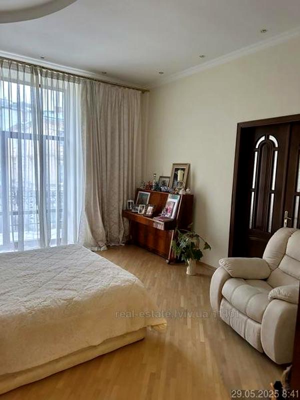 Spacious Apartment Near Ekoland with Designer Renovation and Full Amenities
