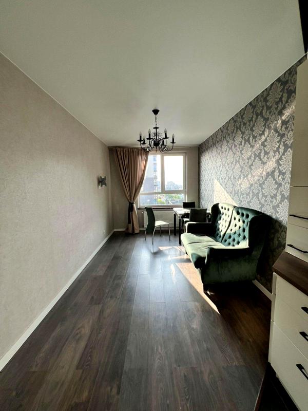 1-bedroom apartment with kitchen studio, good view, internet, enclosed loggia
