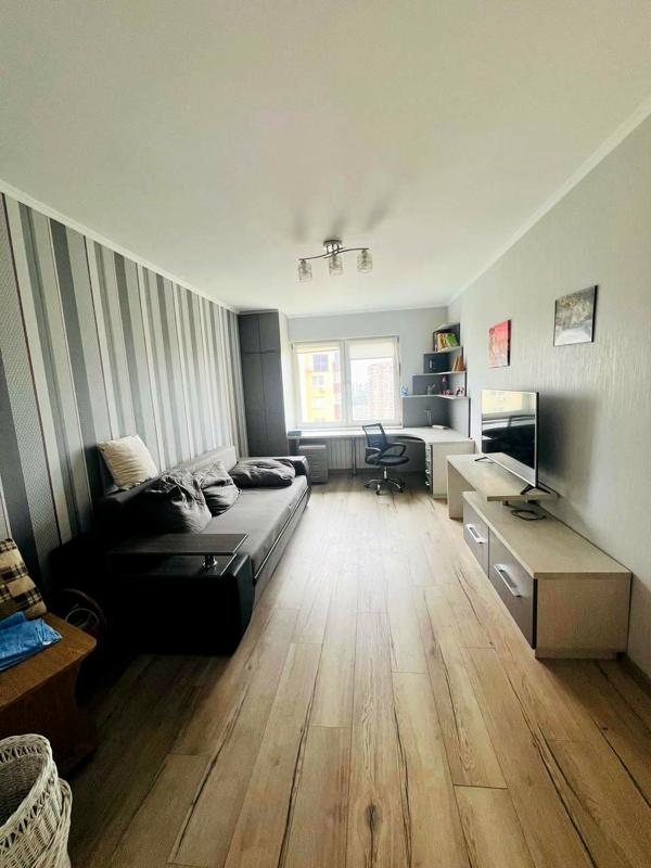 3-Room Apartment with Premium Location and Amenities