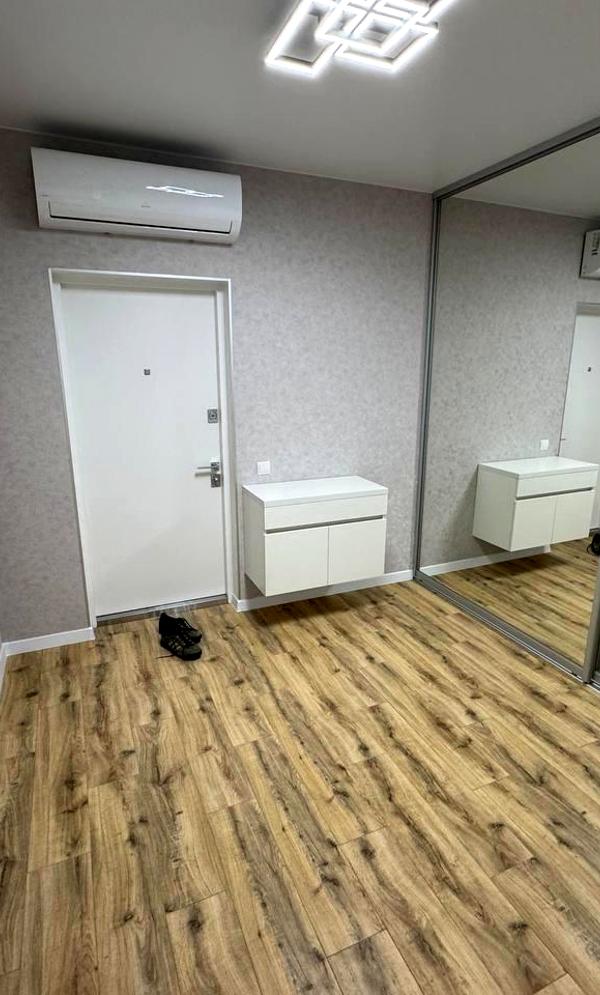 2-room studio apartment in 5 Continent Complex