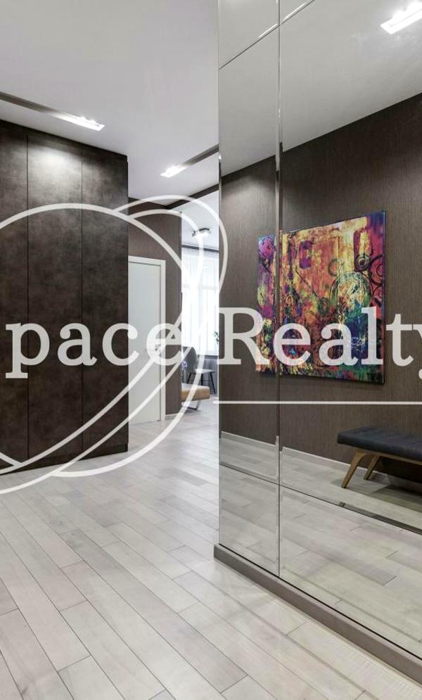 Bright 3-Room Apartment in Novopecherski Lipki Complex, Kyiv
