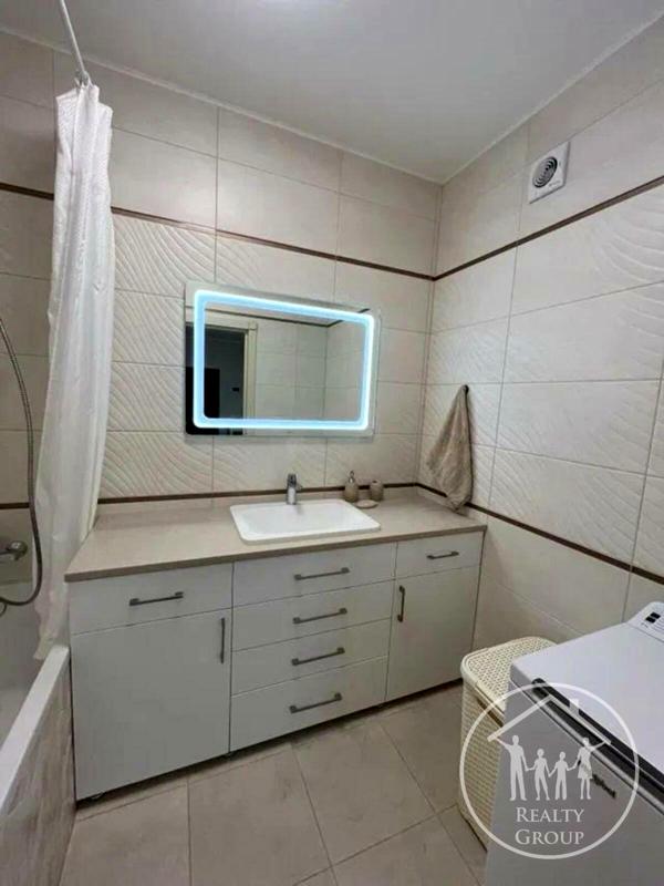 Spacious 2-Bedroom Apartment in Galytskyi Lev Complex with Home Office and Gym Corner