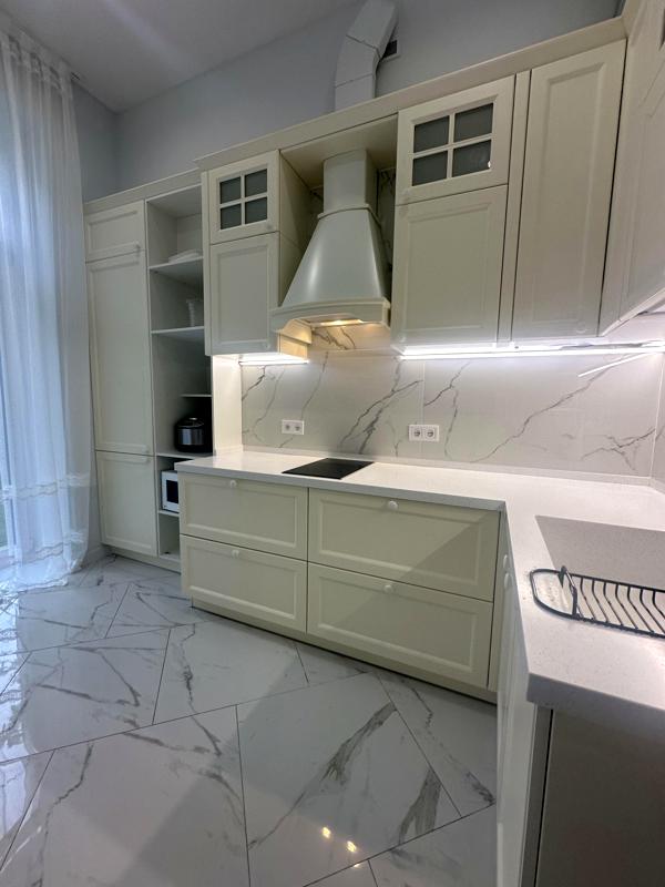 Unique 2-bedroom apartment in the heart of Lviv near Botanical Garden