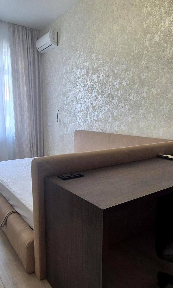 1-Bedroom Apartment near City Center with Fresh Renovation
