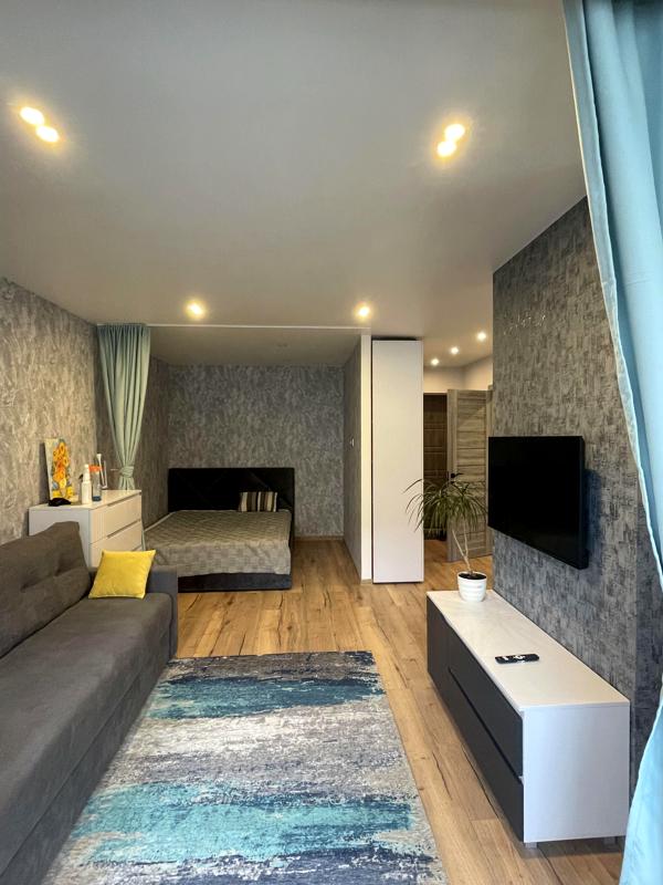 Fully Furnished Apartment near Lukyanivka Metro with Modern Amenities