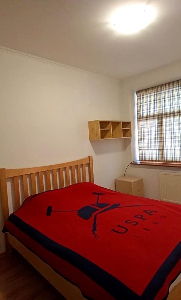 3-Bedroom Apartment with Parking in Shevchenkivsky District