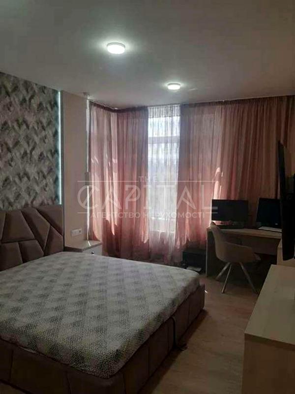 3-bedroom apartment in Galaktyka Complex with designer renovation