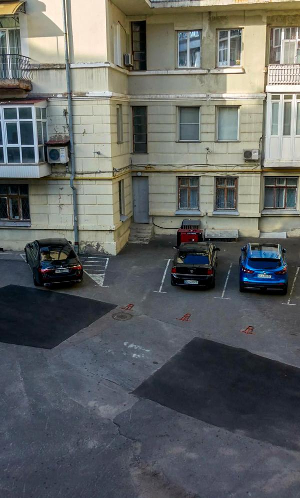 3-Bedroom Apartment on Kruglouniversitetskaya Street