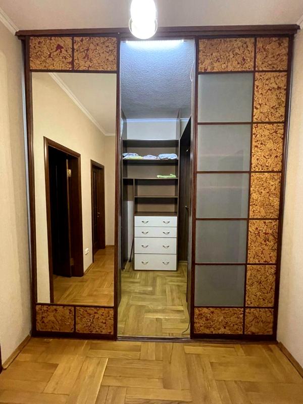 Spacious 2-Room Apartment near Olympiyska Metro with Eurorepair