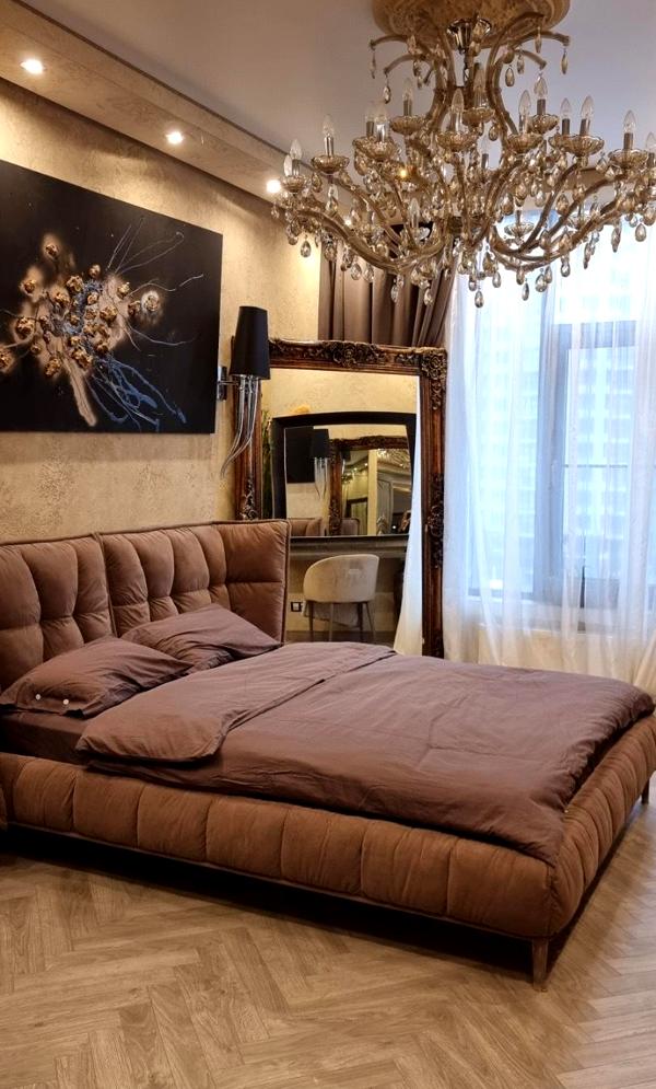 Luxury 3-Room Apartment in Novopecherski Lipki Complex