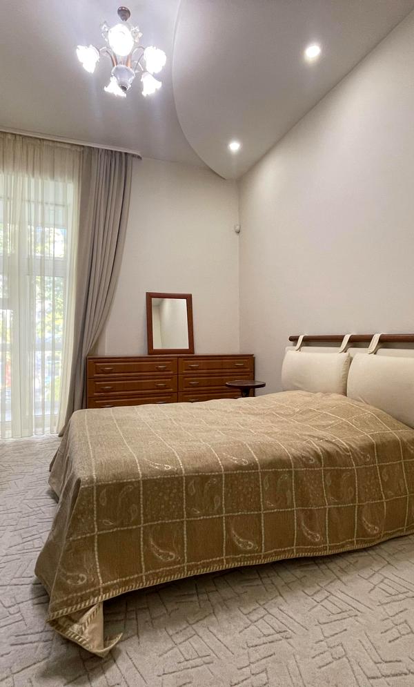 3-Room Apartment in Historic City Center near Lviv Square