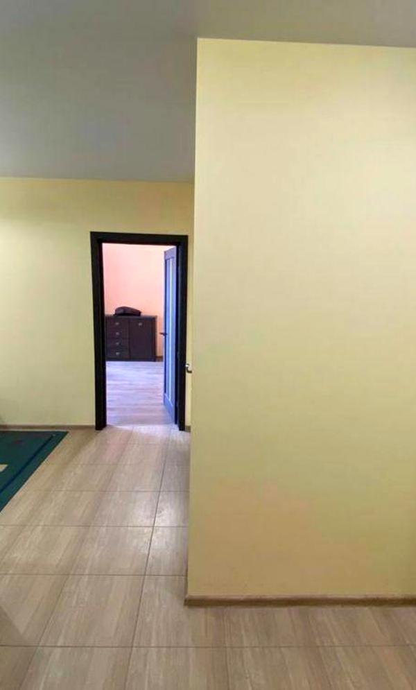 1-bedroom apartment with modern interior, parking, and amenities