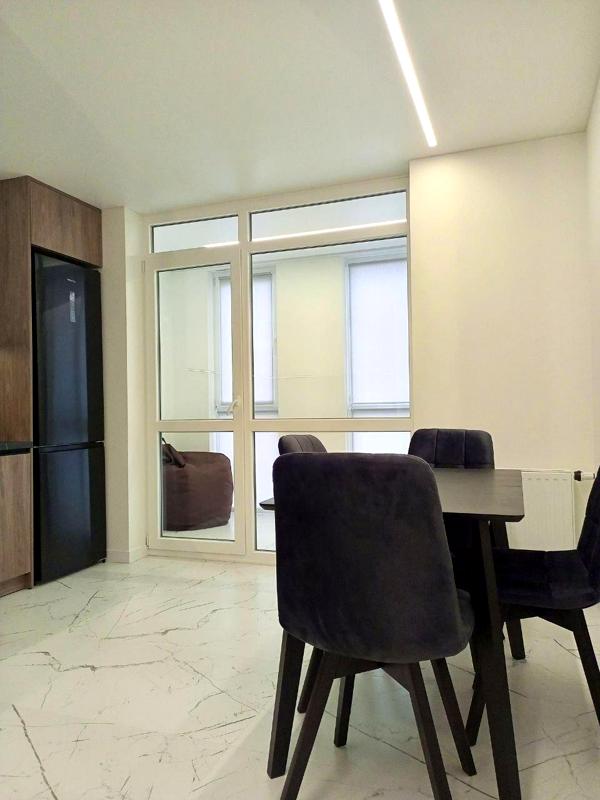 Spacious 2-bedroom apartment in Great Britain residential complex
