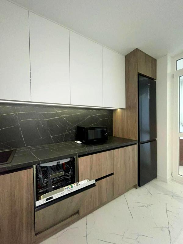 Spacious 2-bedroom apartment in Great Britain residential complex
