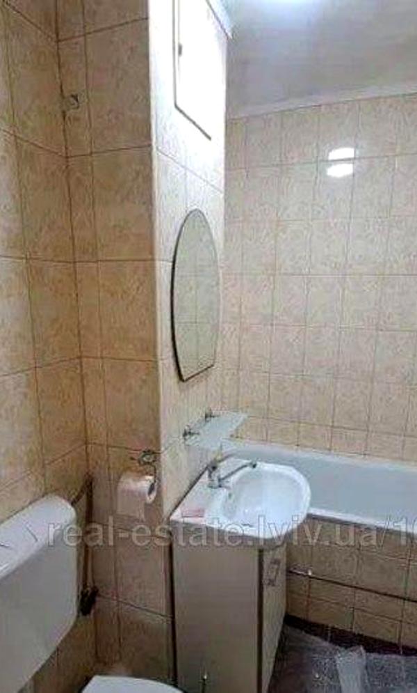 Spacious Apartment in Holosko Male, Shevchenkivskyi District