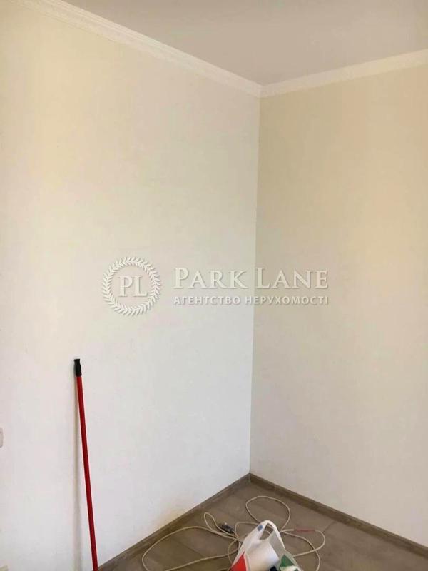 Modern 1-Bedroom Apartment near Amur Square, Fully Renovated
