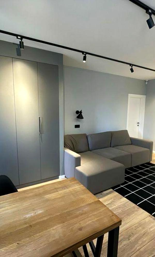 2-Bedroom Apartment near Beresteiska Metro with Modern Design
