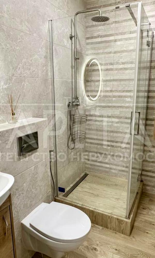 Modern 1-Bedroom Apartment with Designer Interior in Svetlopark Complex