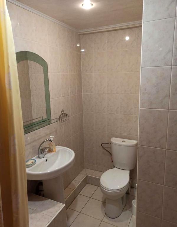 Cozy Apartment in Pechersk District near Zvynarytska Metro