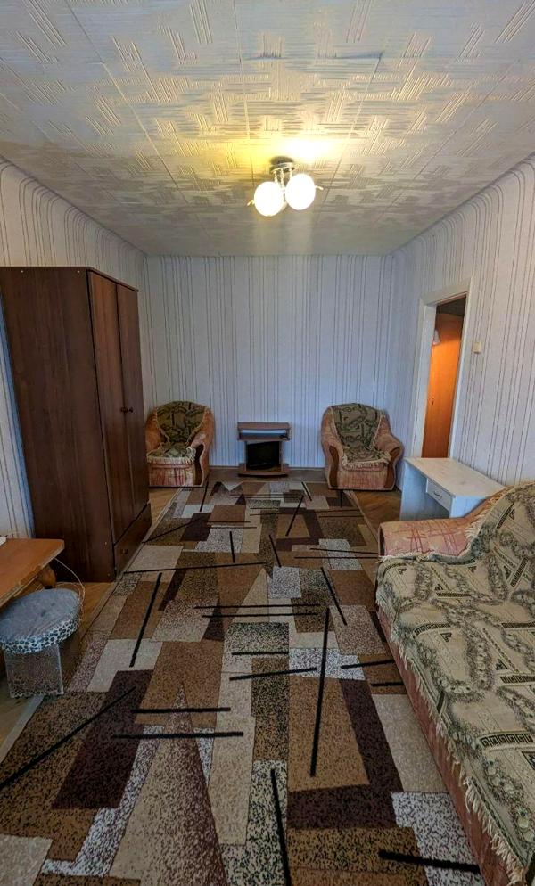 2-Room Apartment in Zaliznychnyi District, Convenient Location