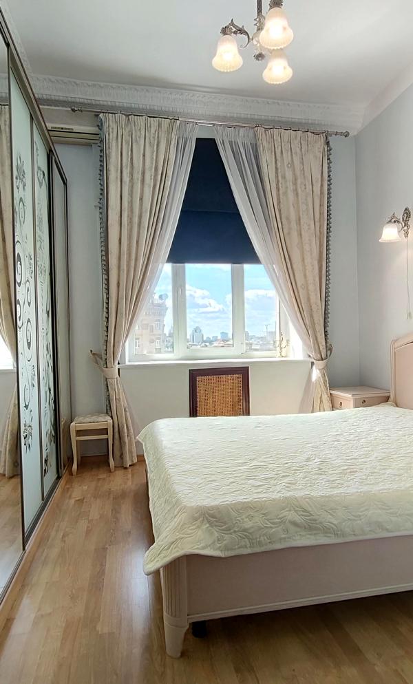 3-Room Apartment in Pechersk District, Kyiv City Center