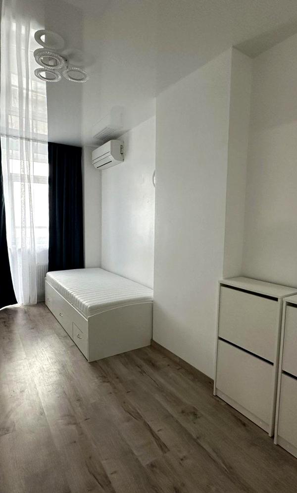3-Room Apartment in Shevchenkivskyi District, Silver Tower Complex