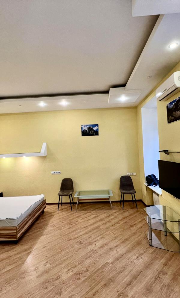 Cozy Designer Studio in Kiev City Center near Mandarin Plaza